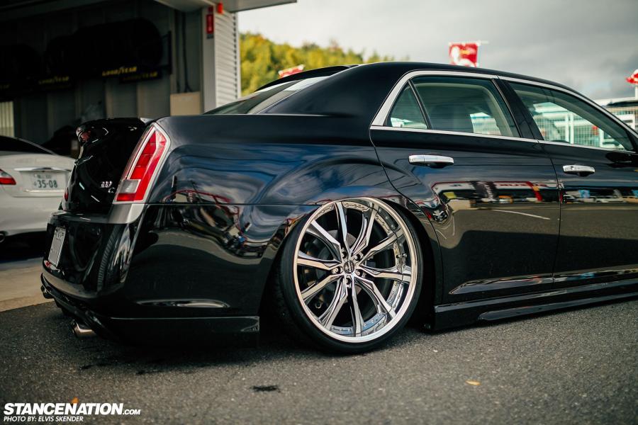  Chrysler 300C VIP Style by Aimga 2014 года  (фото 12 из 14)